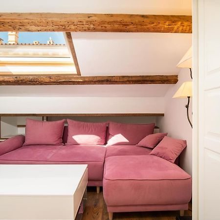 Domus Maximus Apartment Пула Екстериор снимка