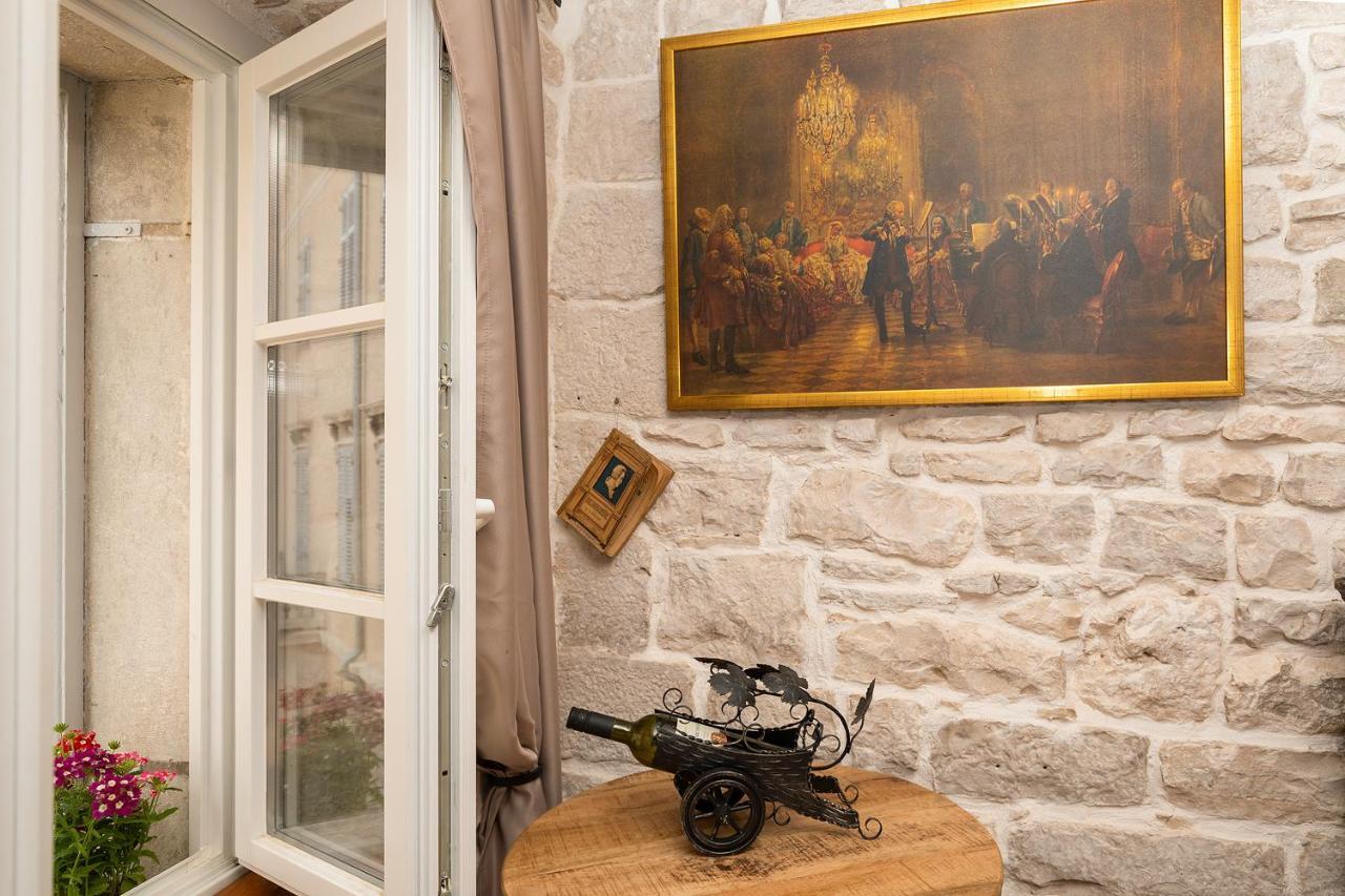 Domus Maximus Apartment Пула Екстериор снимка