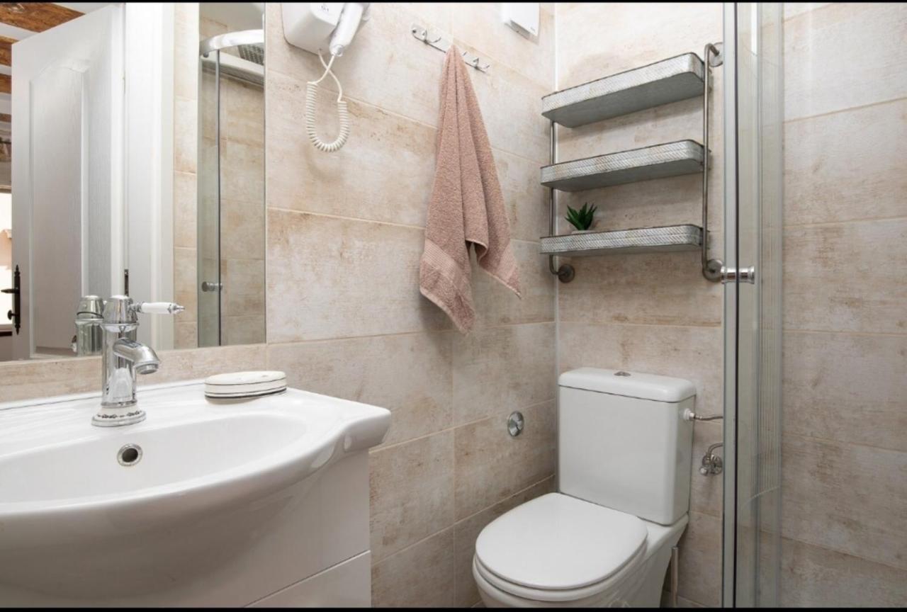 Domus Maximus Apartment Пула Екстериор снимка