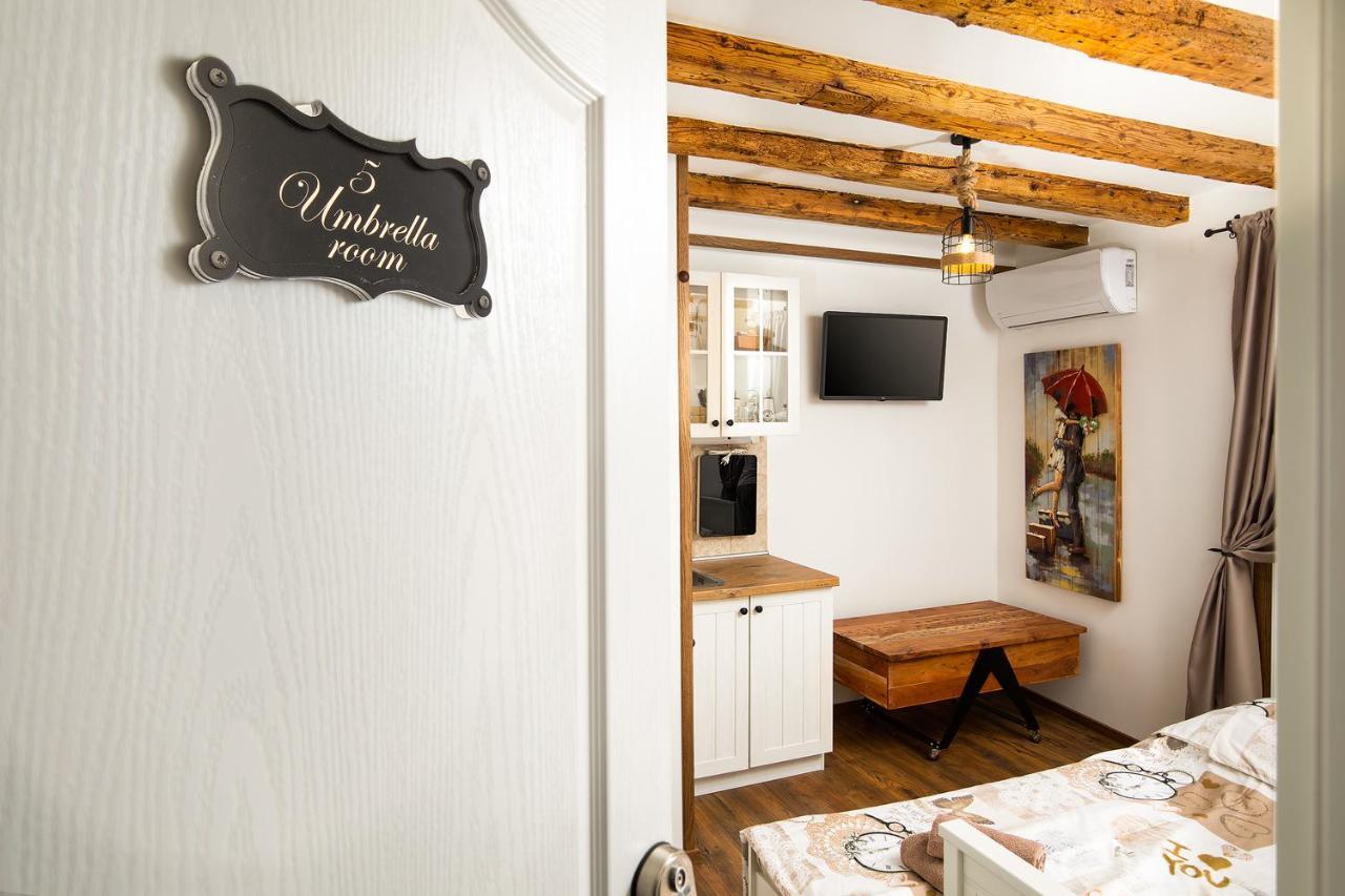 Domus Maximus Apartment Пула Екстериор снимка