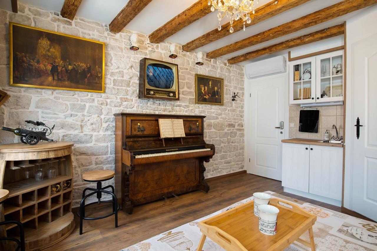 Domus Maximus Apartment Пула Екстериор снимка