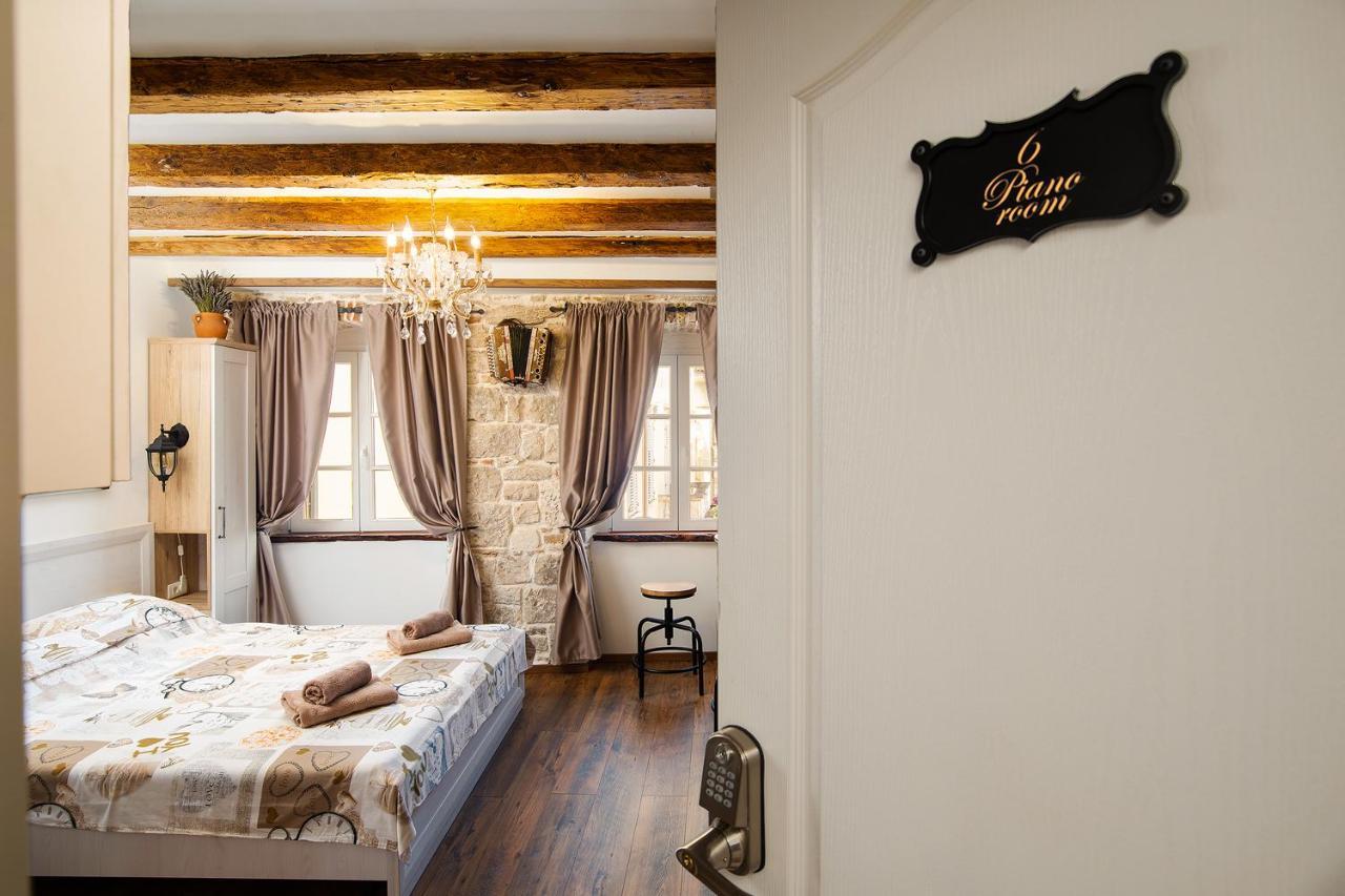 Domus Maximus Apartment Пула Екстериор снимка
