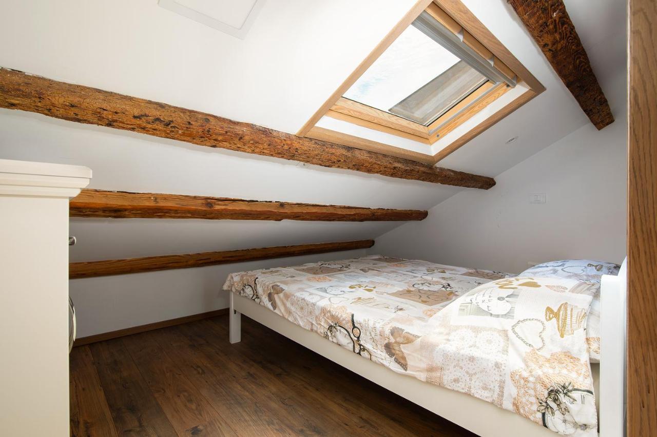 Domus Maximus Apartment Пула Екстериор снимка