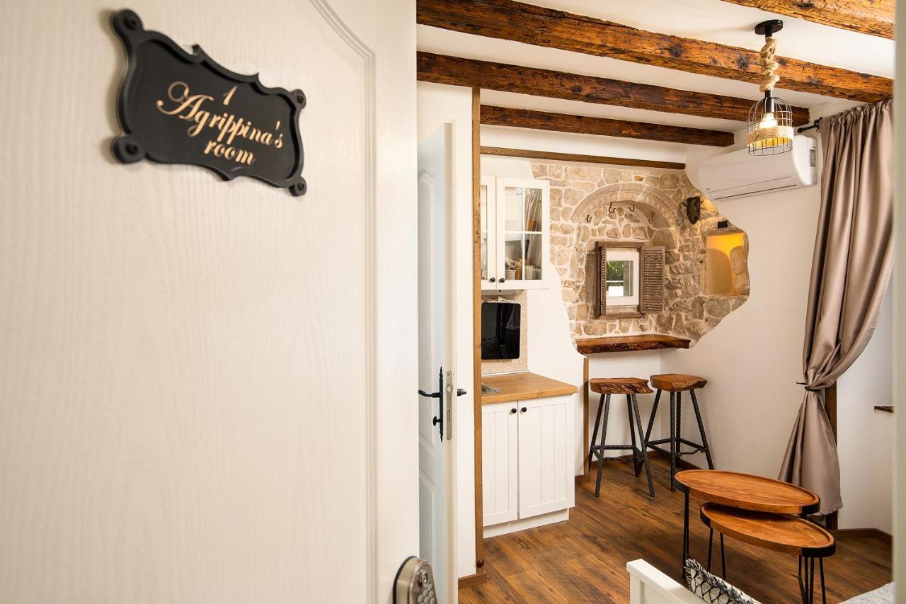 Domus Maximus Apartment Пула Екстериор снимка