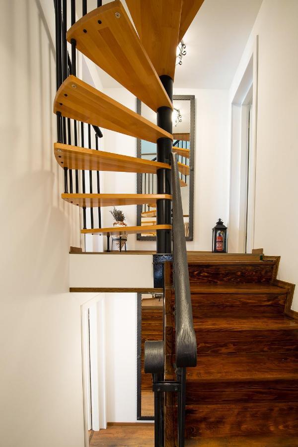 Domus Maximus Apartment Пула Екстериор снимка